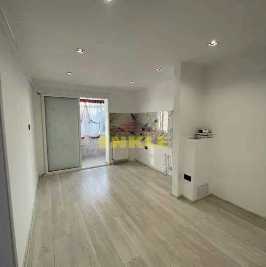 De vanzare apartament cu 3 camere, Piata mare - Poză 6