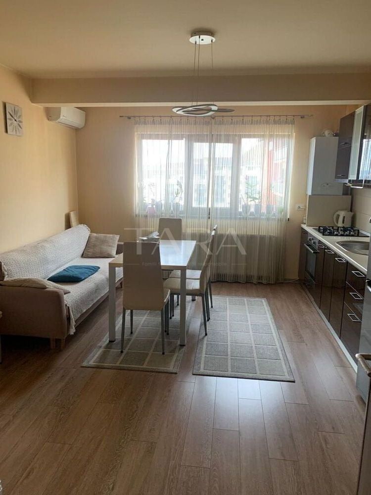 Apartament 3 camere complet mobilat, parcare inclusă, gata de mutare. - Poză 1
