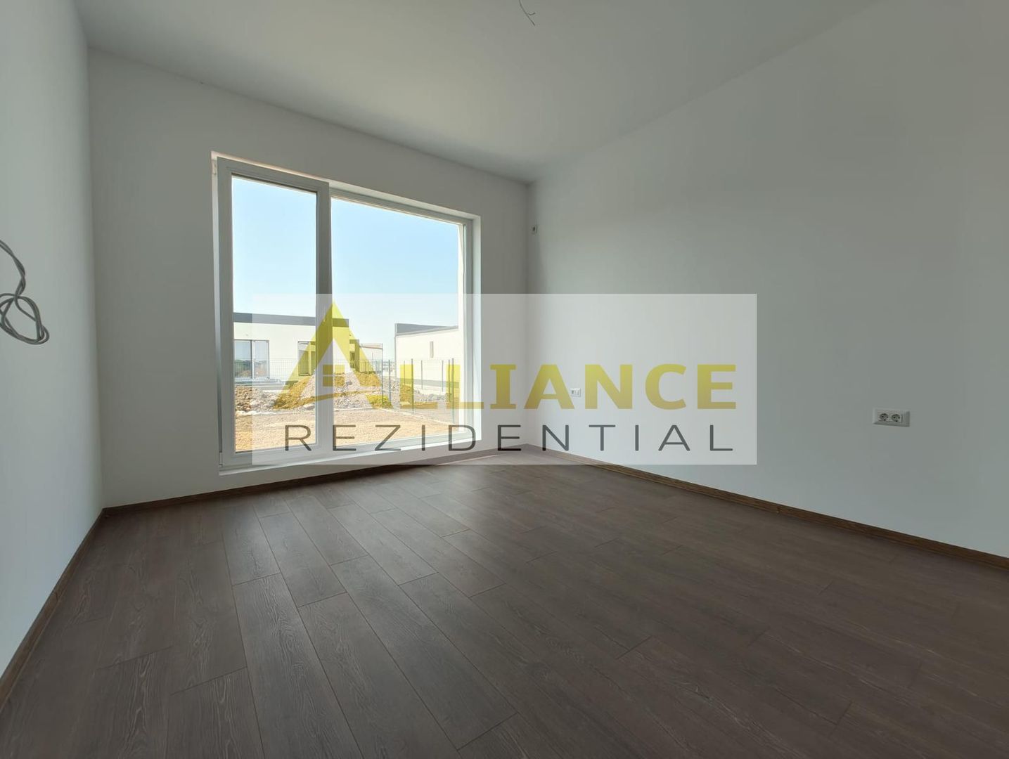 Casa Individuala - 3 camere - 2 bai - 356 mp teren - Poză 5
