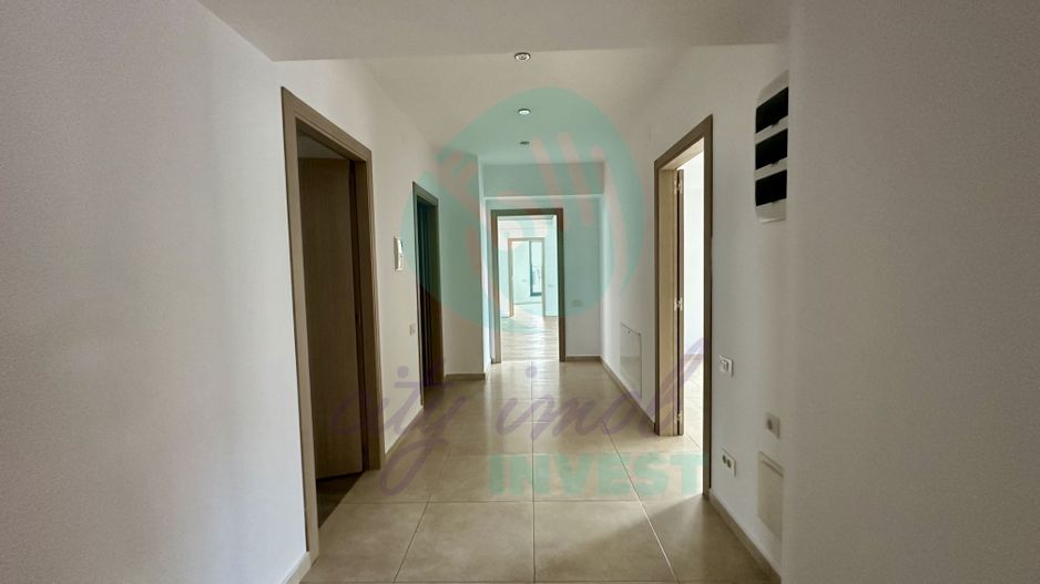 Spatiu cu view si terasa ideal atat pentru birou cat si pentru locuinta - Poză 8