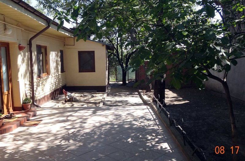 De vanzare  - casa cu 4 camere,  900 mp teren  - str. Razboieni. - Poză 1