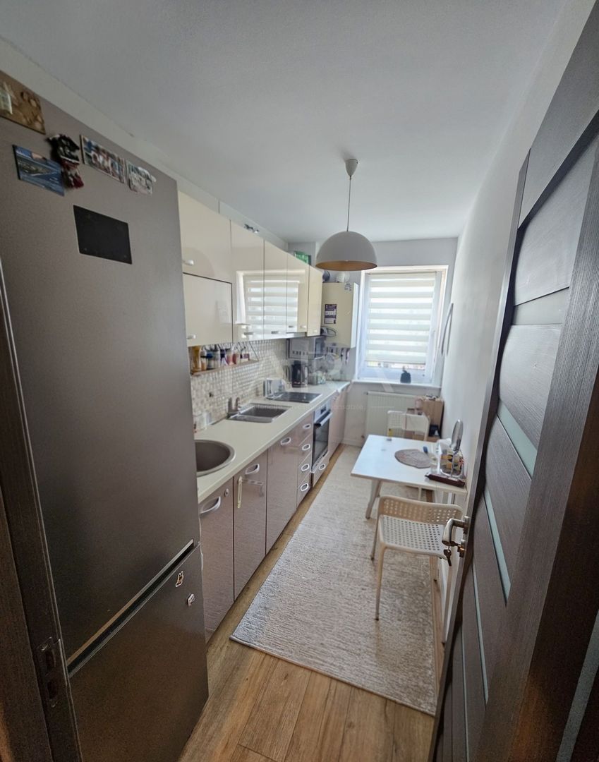 Apartament cu 3 camere, balcon și 2 lifturi, zona Corneliu Coposu. - Poză 4