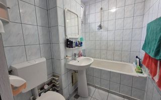 Ap 3 camere Titan - Piata Miniș mobilat/utilat - Poză 9