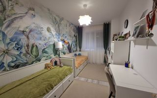 Apartament modern recent renovat 3 camere si parcare privata in Strand - Poză 1