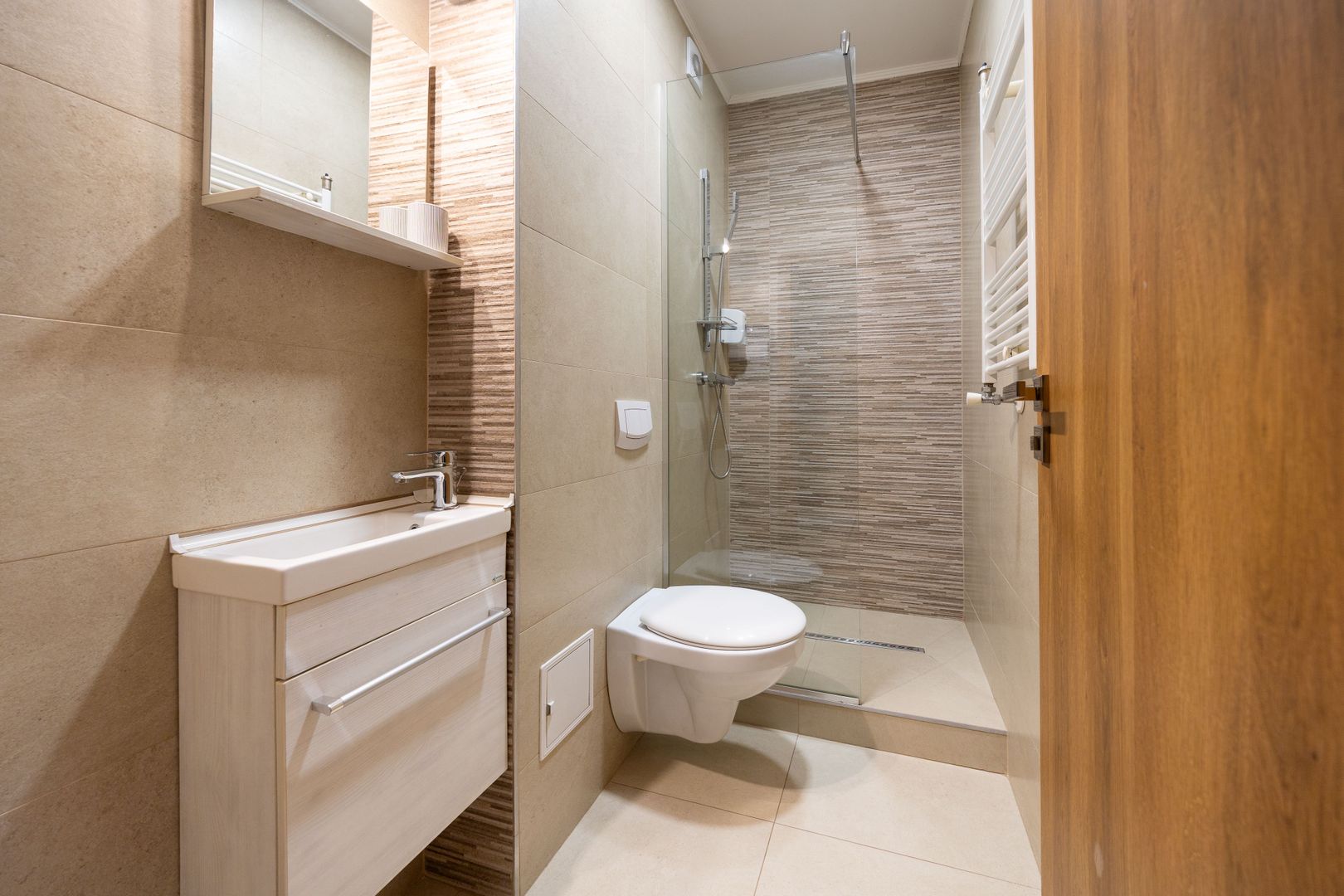 Apartament 3 camere | Grynvest Residence | Curte  99 mp | Terasa 53 - Poză 14