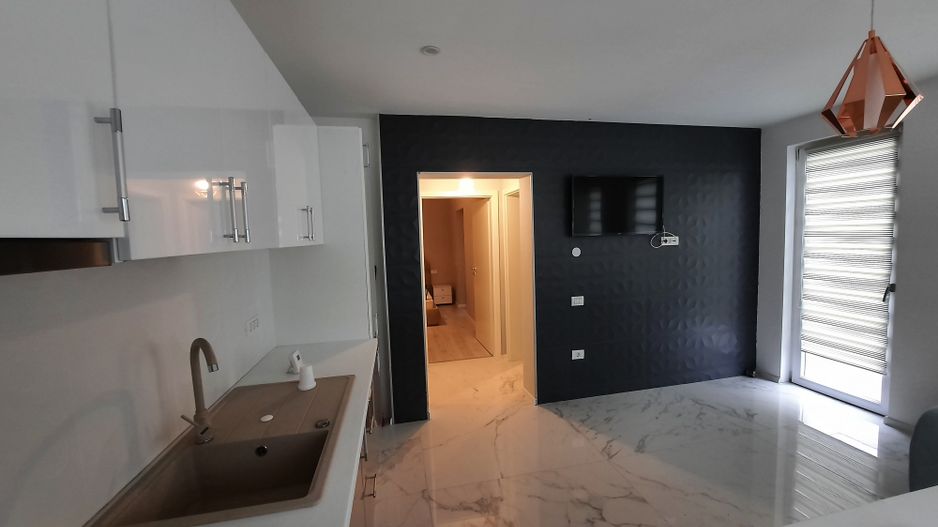 Apartament frumos cu loc de parcare si terasa 40mp - Poză 5