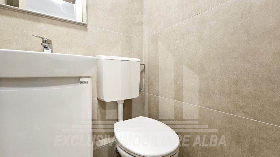 Apartament cu 3 camere decomandate, Cetate - Poză 4