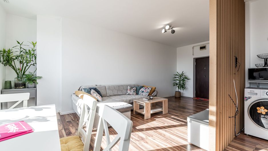 2 camere în blocul Urbanna: Orientare spre răsărit și confort complet - Poză 7
