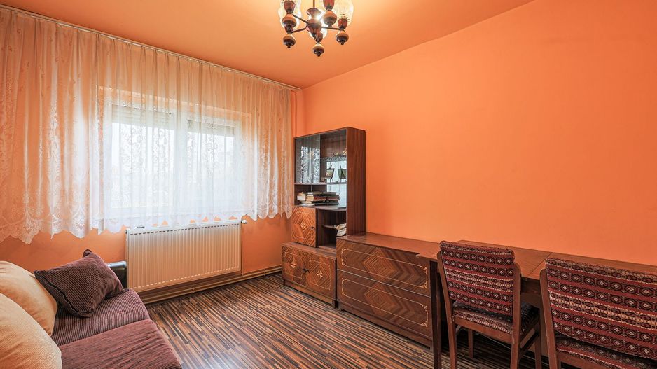 Rezervat Apartament cu 3 camere decomandat in Zona 300 - Poză 3