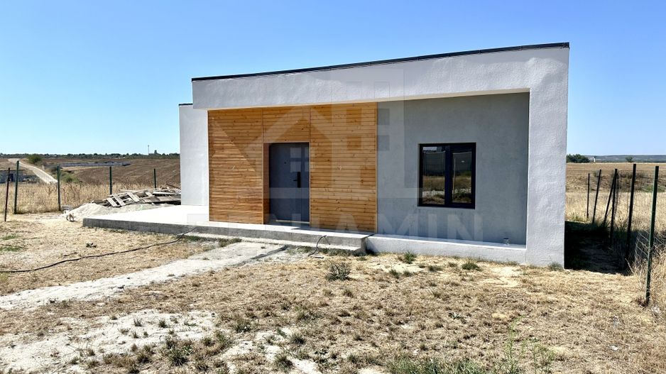 Casa 3 dormitoare-2 bai-Living si bucatarie-Damila-Selgros - Poză 1
