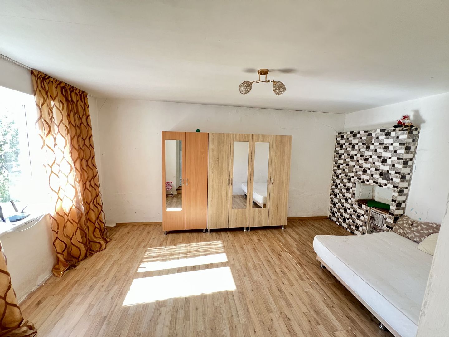 Casa în centrul or.Ialoveni - Poză 6