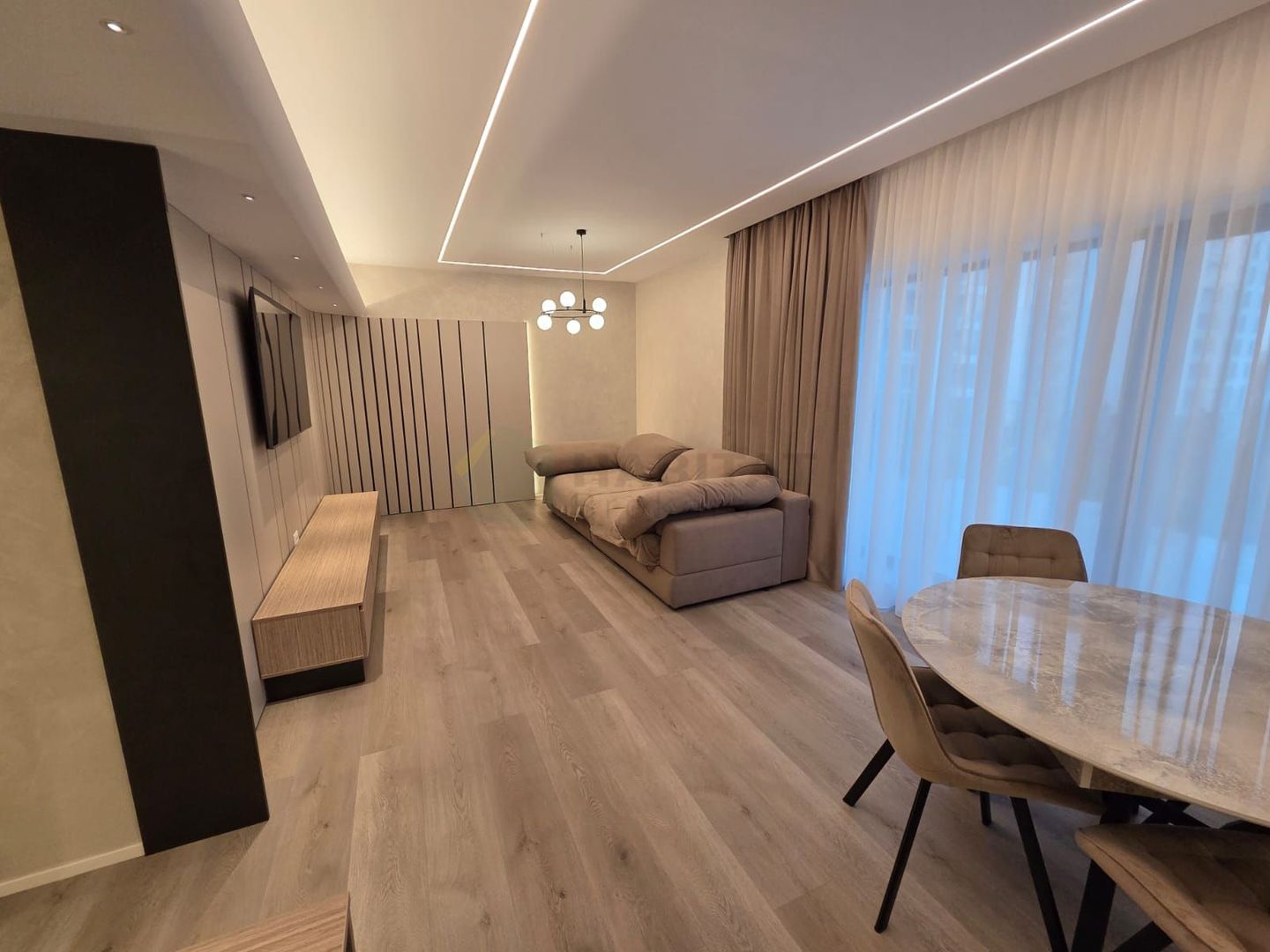 Apartament spectaculos cu grădină privată de 152 mp – disponibil spre închiriere - Poză 32