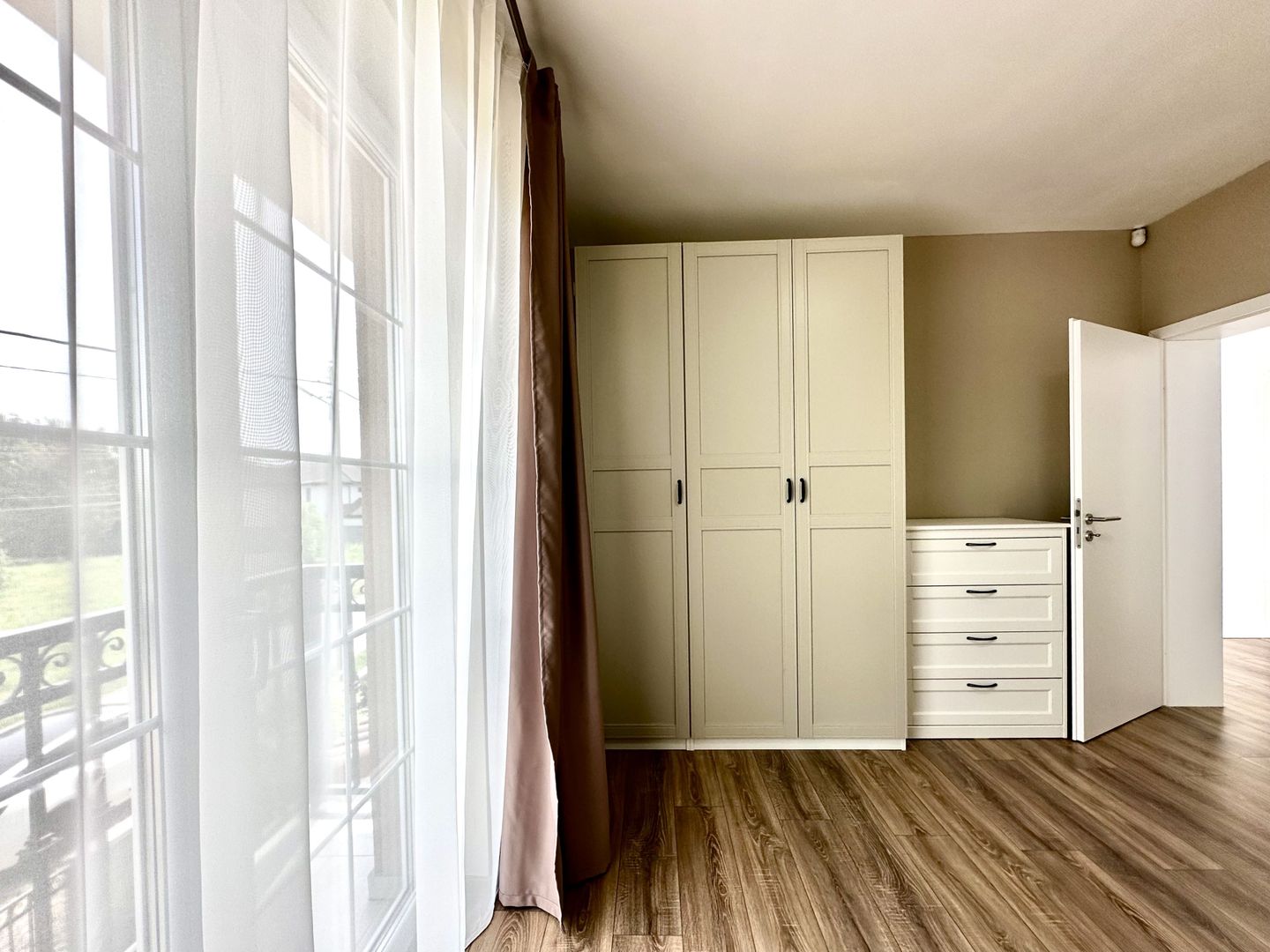 Casa cu 4 dormitoare de închiriat - Dumbravita - Poză 27