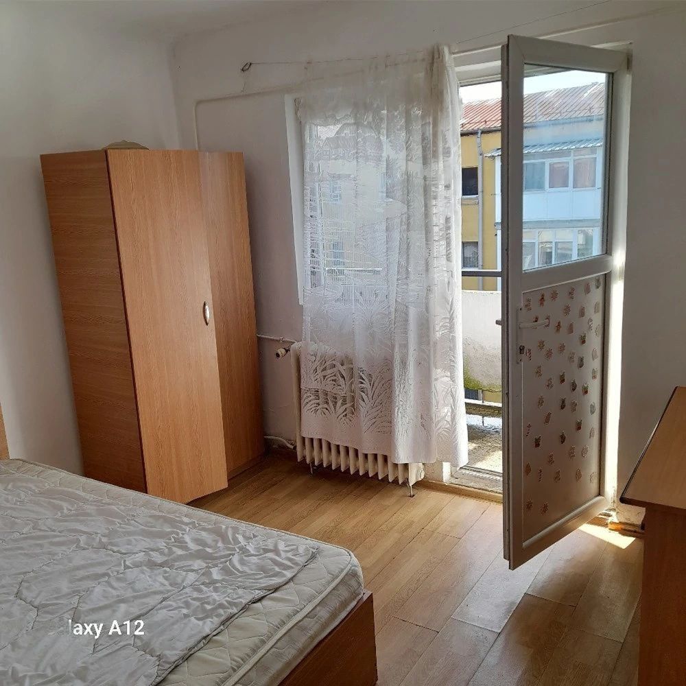 Apartament 4 camere- 1 Mai, Sara - Poză 1