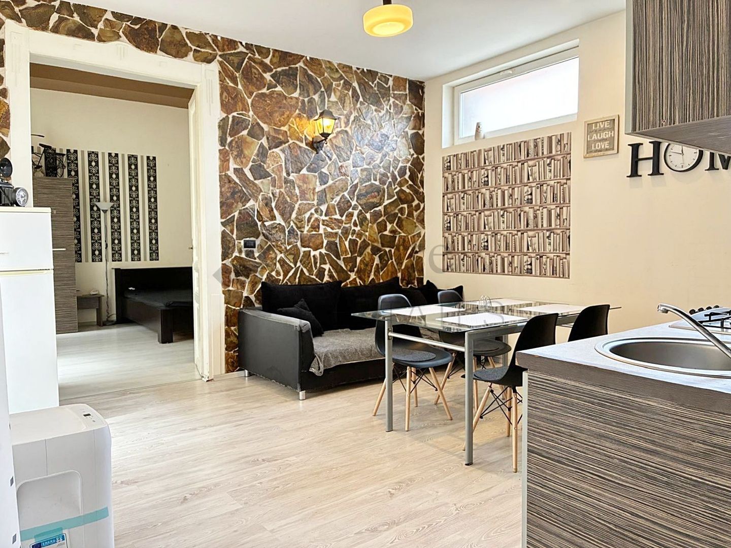 Apartament central cu 3 camere in Oradea - Poză 3