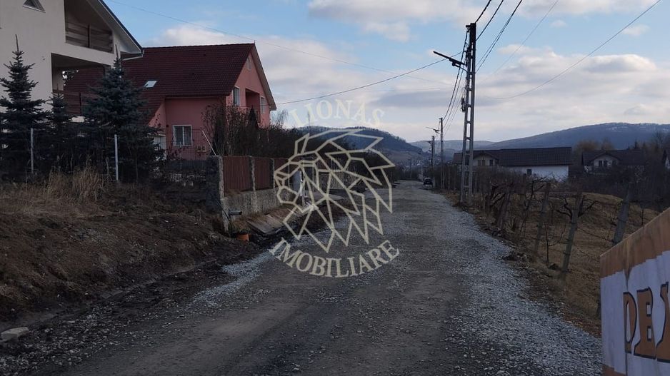 Teren intravilan 818 mp cu utilitati-Zona Valea Rusului - Poză 2
