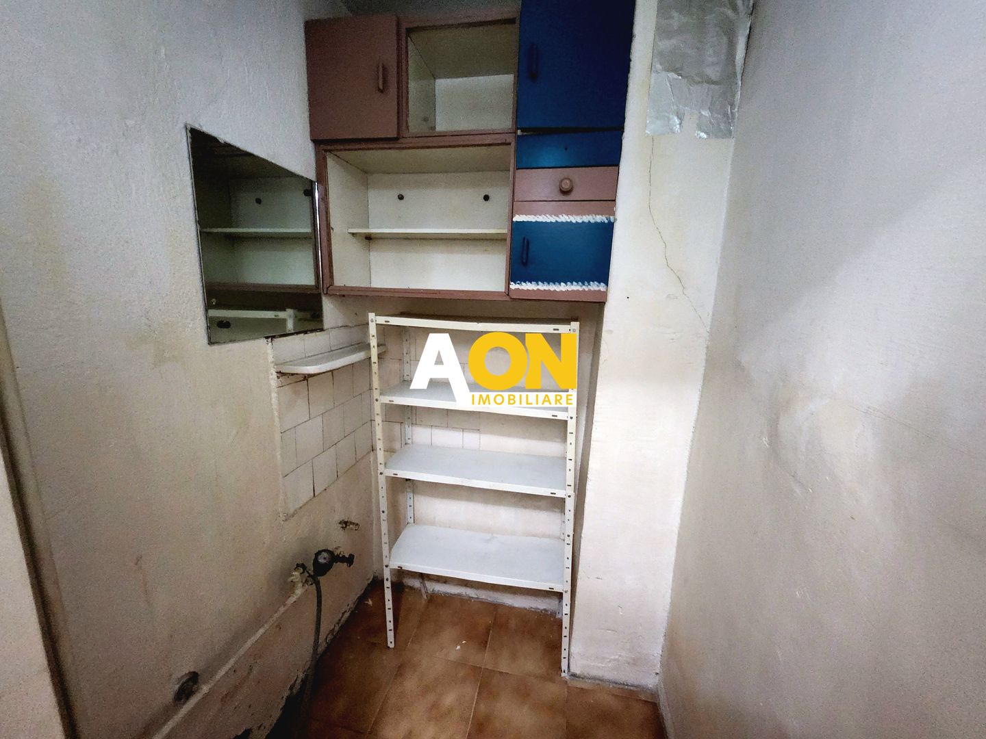 De vanzare apartament 3 camere, etaj 1, Cetate - Poză 12