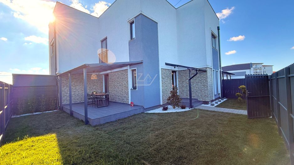 Casa moderna si cocheta. Locatie excelenta. Curte amenajata. Loc de parcare. - Poză 28