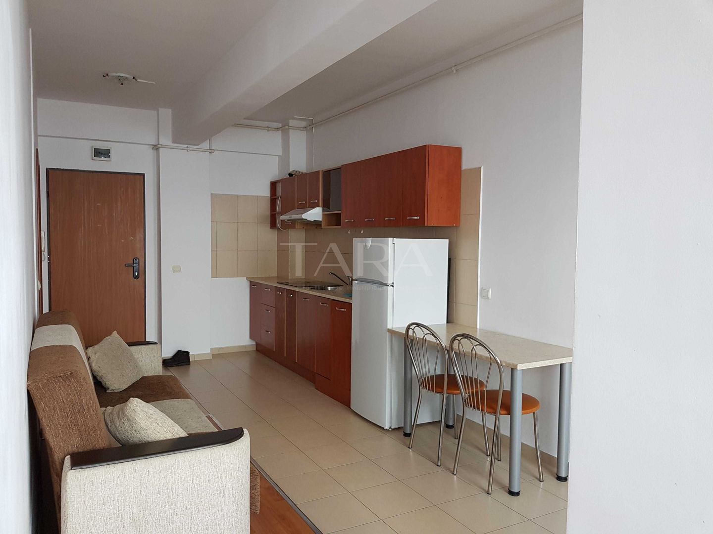 Apartament 2 camere, mobilat și utilat, în zona centrală - Poză 2