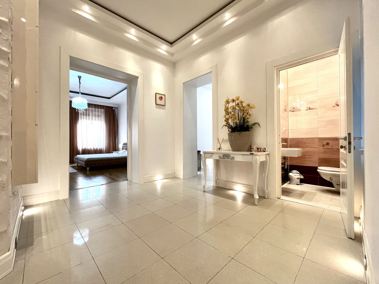 Apartament 3 camere, elegant si spațios, lângă parc, zona Centrala - Poză 8