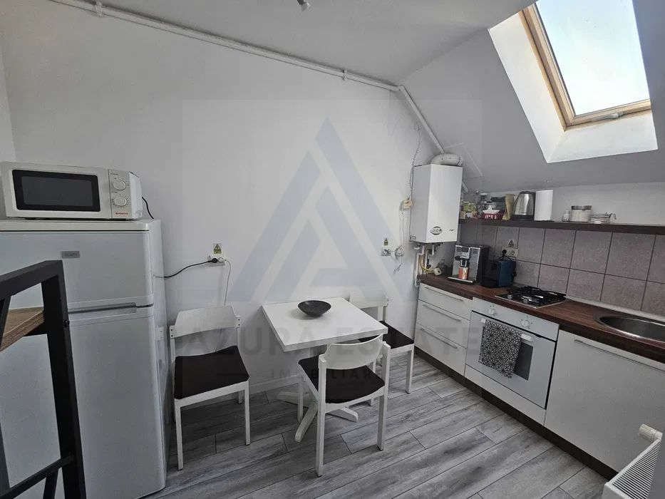 Apartament 45 mp utili etaj 1 baie cu geam partial mobilat pe Brana - Poză 1