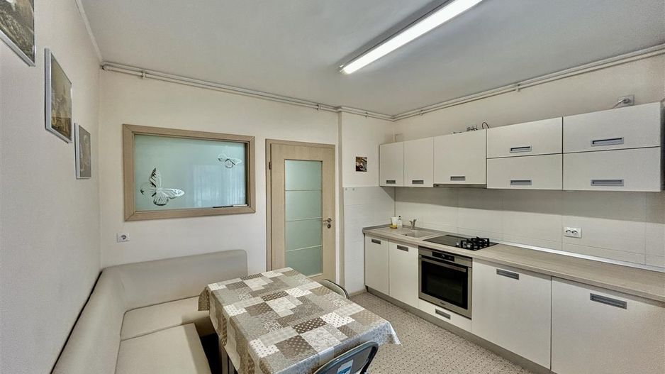 Apartament de închiriat în Sibiu – 3 camere, decomandat, 2 băi, 80 mp - Poză 1