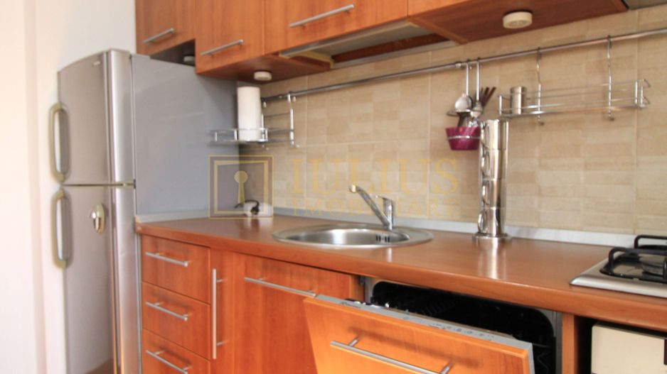 Zona linistita, o camera. - Poză 2