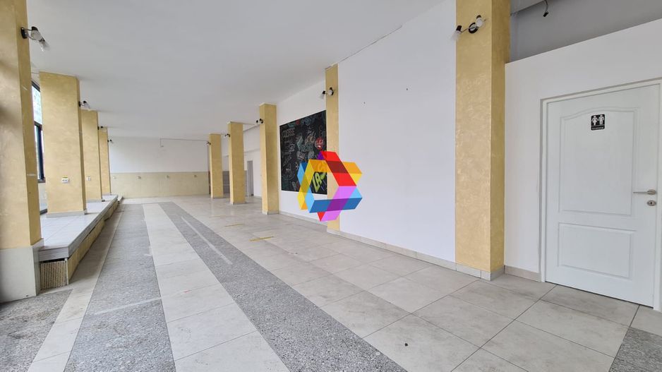 Spatiu comercial zona centrala cu vad - 180 mp - Poză 3