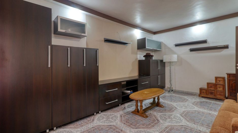 SUPER PRET!-  Apartament 4 camere + boxa si parcare - Comision 0% - Poză 3