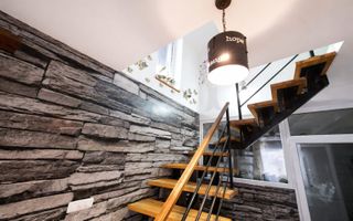 Casă Poienarii Burchii - Mobilată & Utilată  + Teren 2356 Mp - P+M - Poză 8