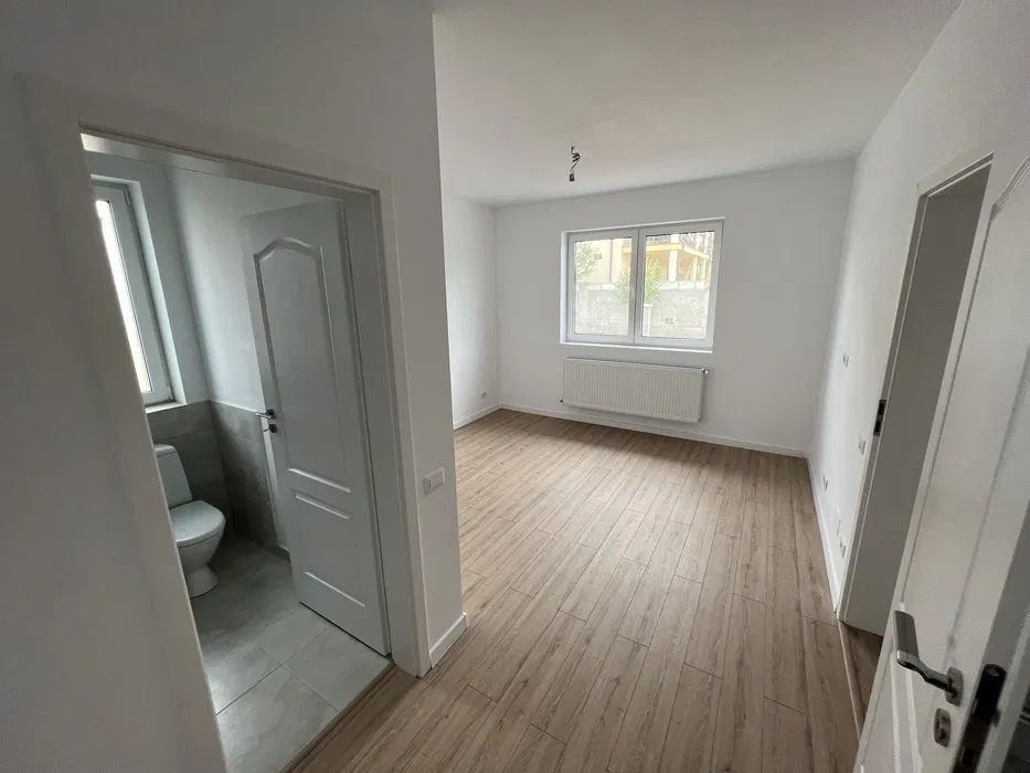 Casa dintre lacuri, Crevedia, cartier nou. - Poză 12