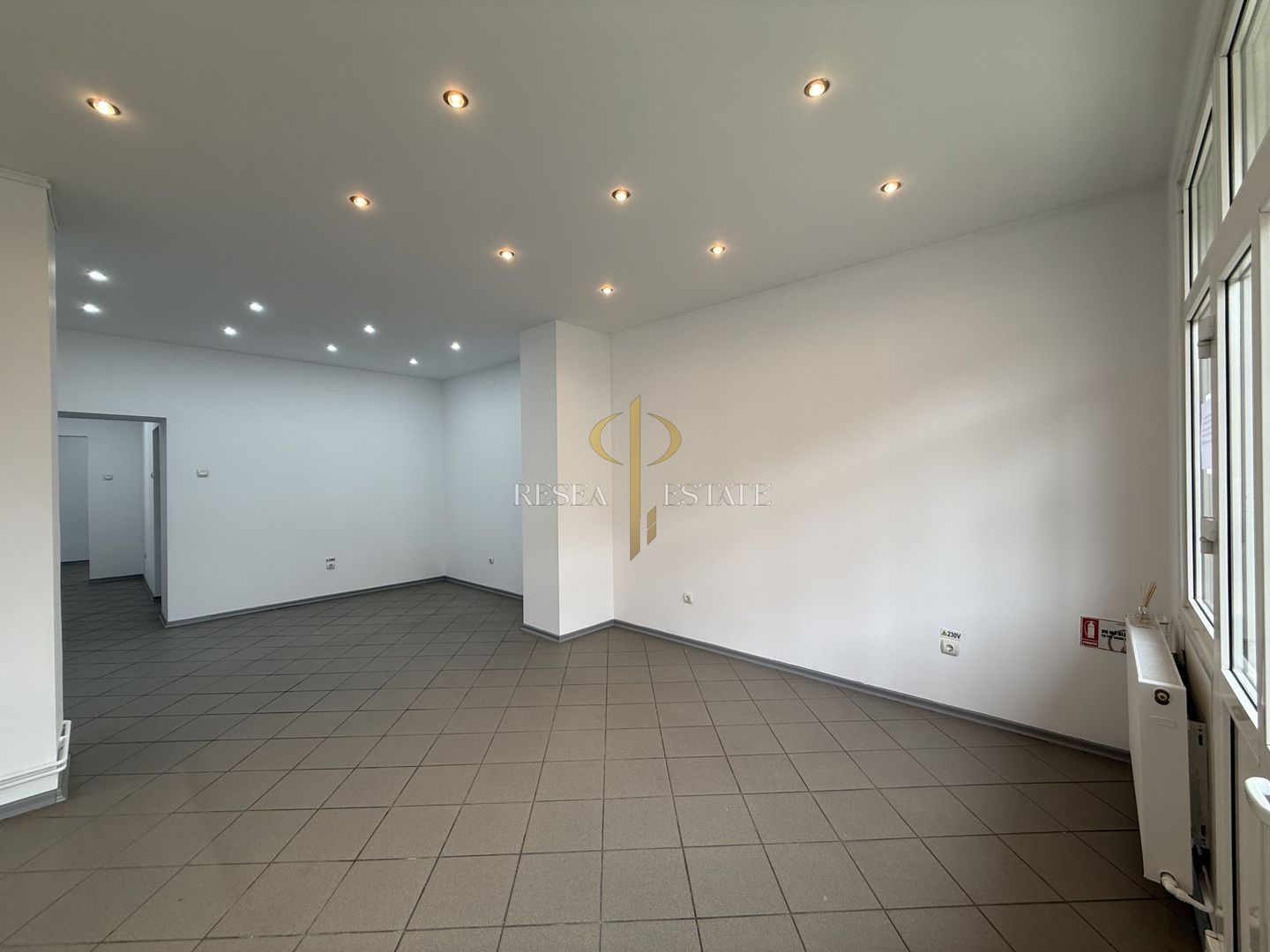 Spațiu Comercial| 55 mp | zona Bălcescu - Ciprian Porumbescu - Poză 2