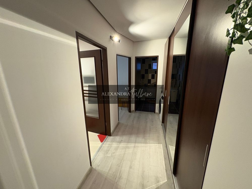 Apartament 2 camere decomandate, etaj intermediar, balcon, parcare - Poză 4