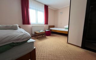 Pensiune + Casa | 626 MPU | Selimbar - Poză 24