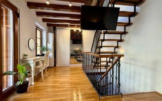 Casa ultracentral 3 camere 2 bai si curte privata pe Balcescu - Poză 11