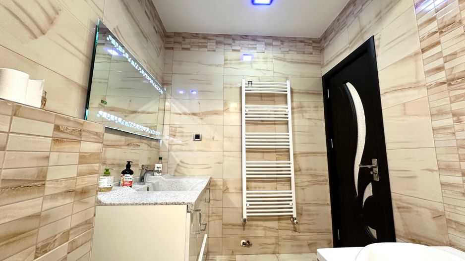 Apartament spatios 4 camere + parcare, pretabil ptr ERASMUS - Poză 11