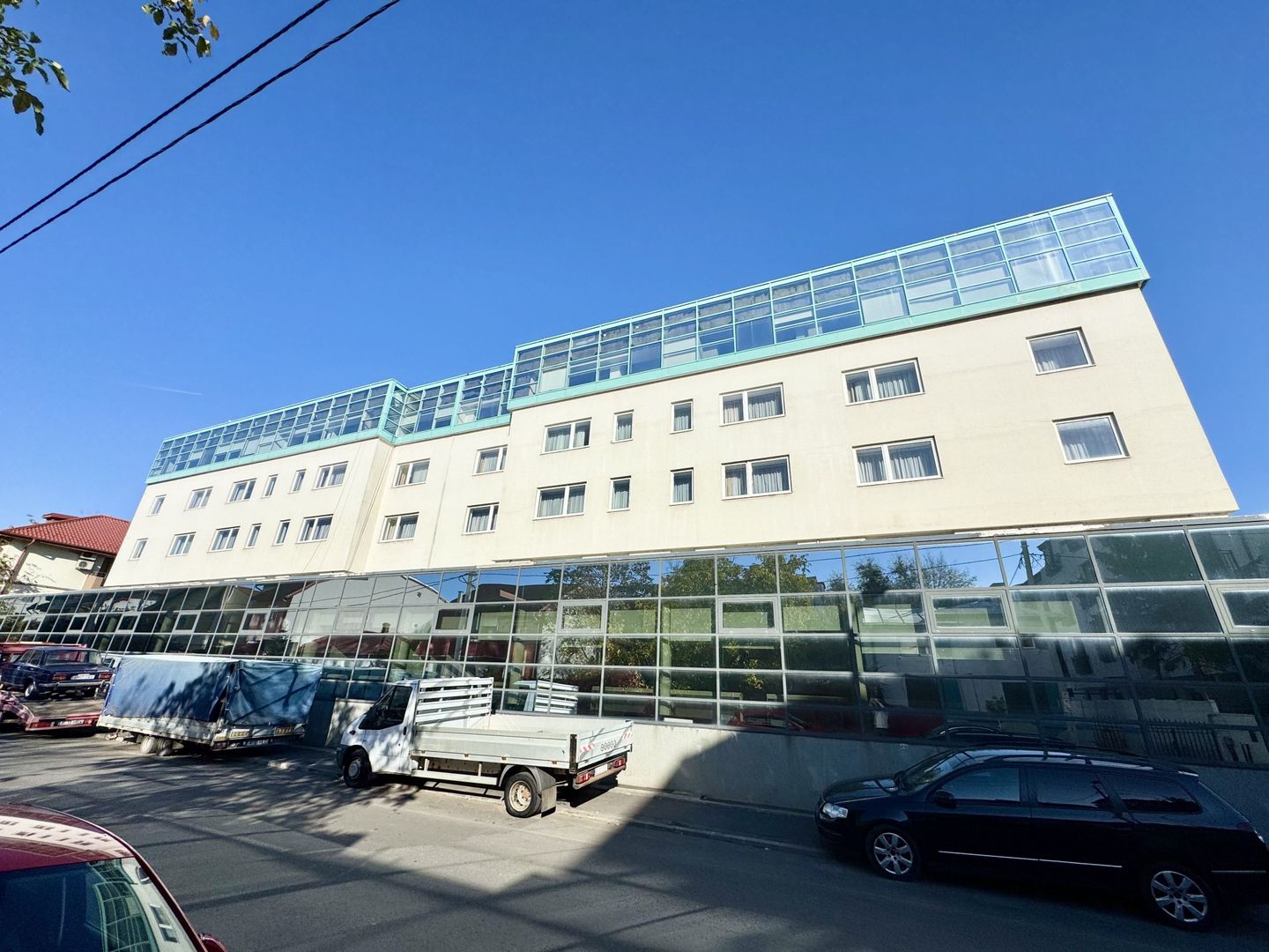 AFACERE - HOTEl (SEMI)RENOVAT de 4 etaje - Floreasca-Barbu Vacarescu - Poză 1