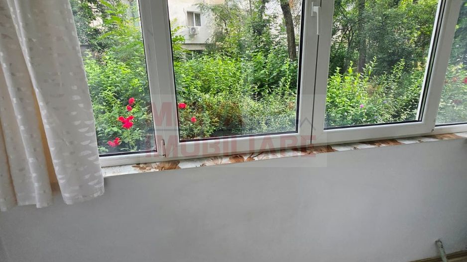 Apartament 3 camere de inchiriat, 9 Mai, 2 bai, beci - Poză 8