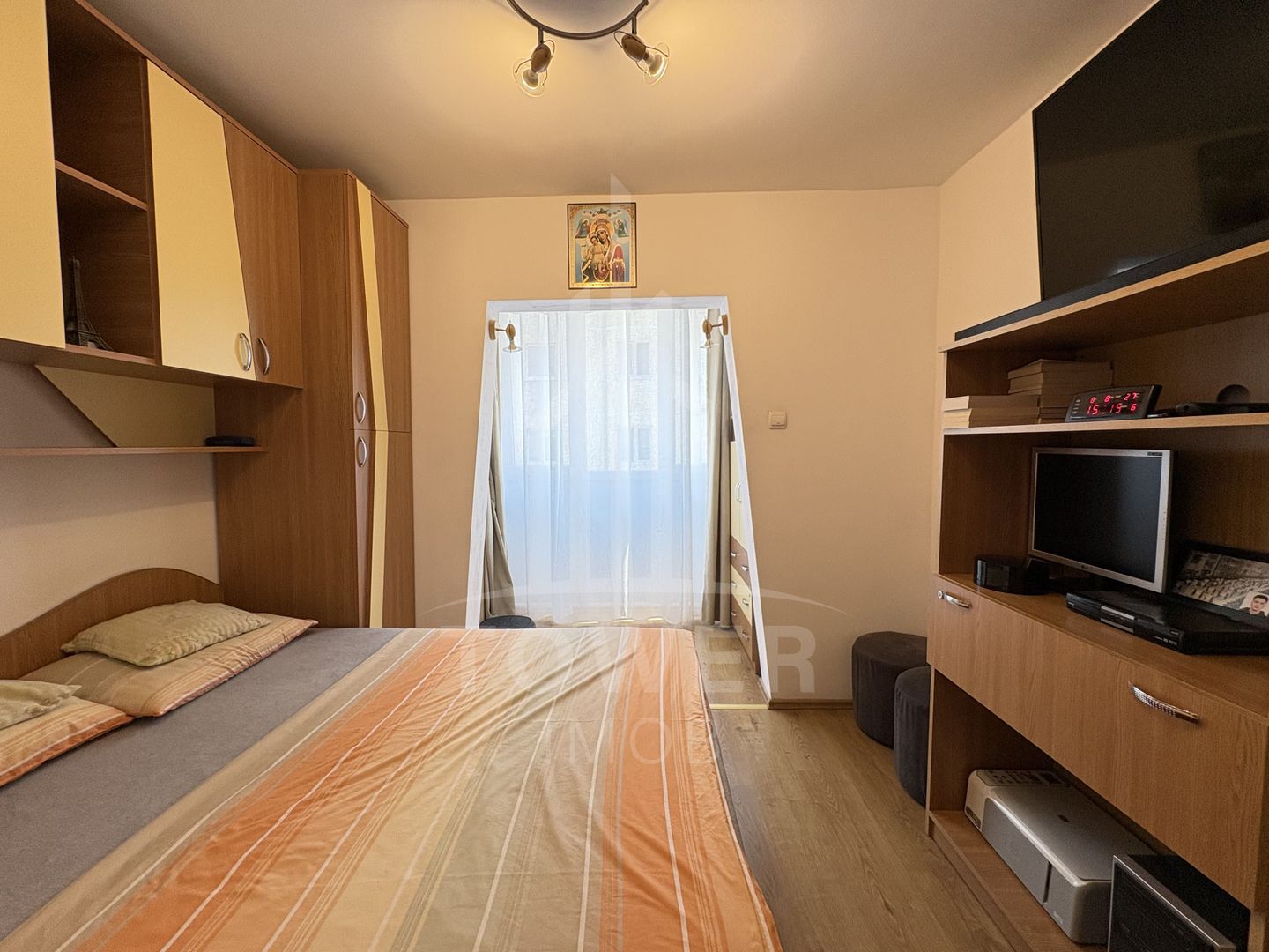 Apartament spațios 4 camere – mobilat și utilat – Vasile Aron, str. Negoveanu - Poză 10