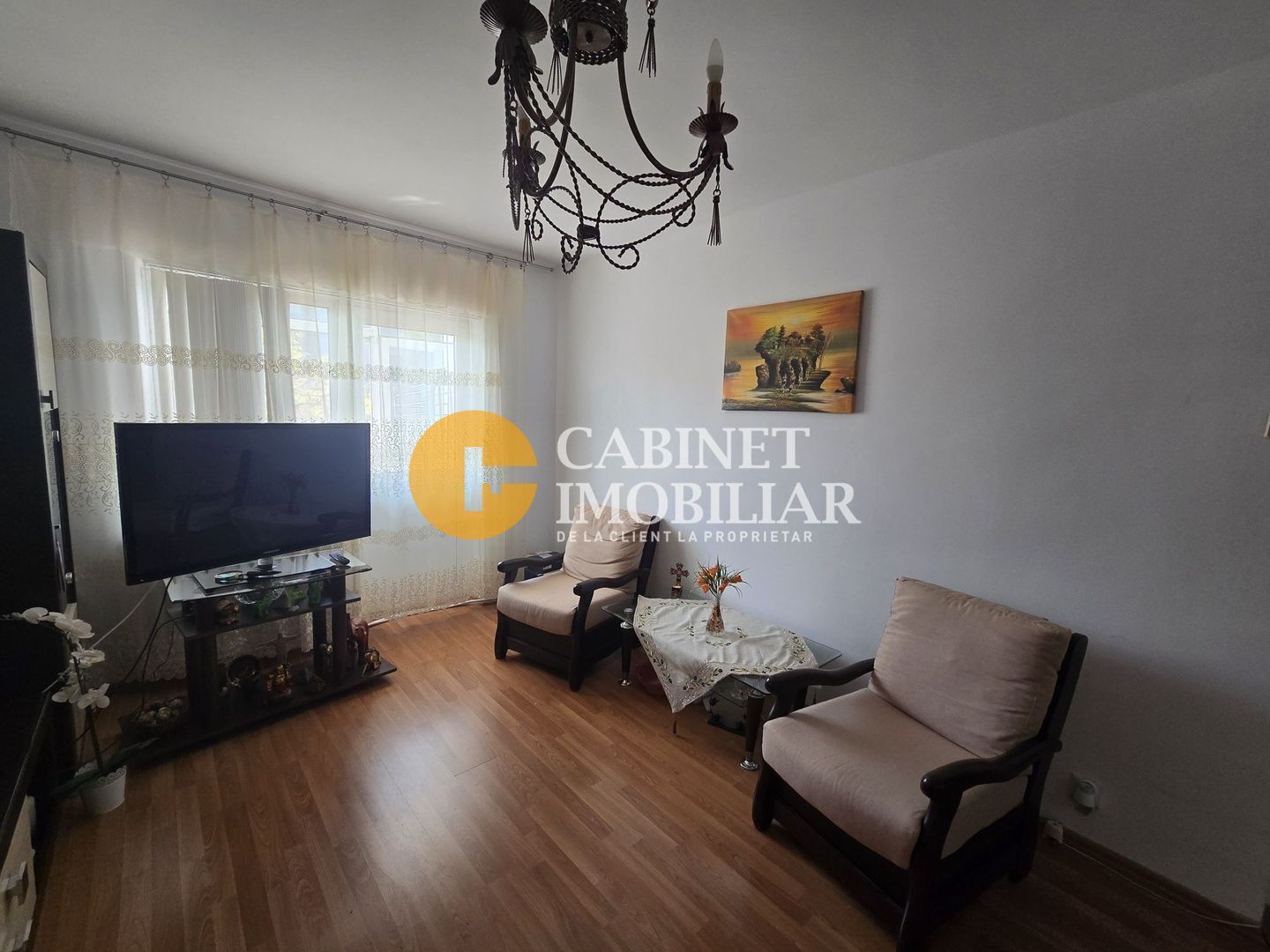 De vânzare apartament 3 camere – Tg Cucu - Poză 2
