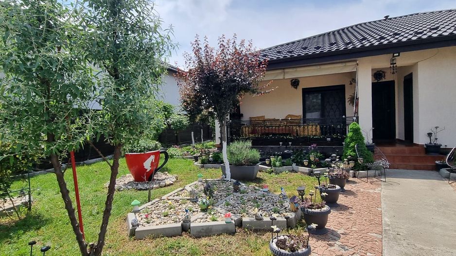 Parter cu structură pentru etaj, curte amenajată și organizare impeca - Poză 49