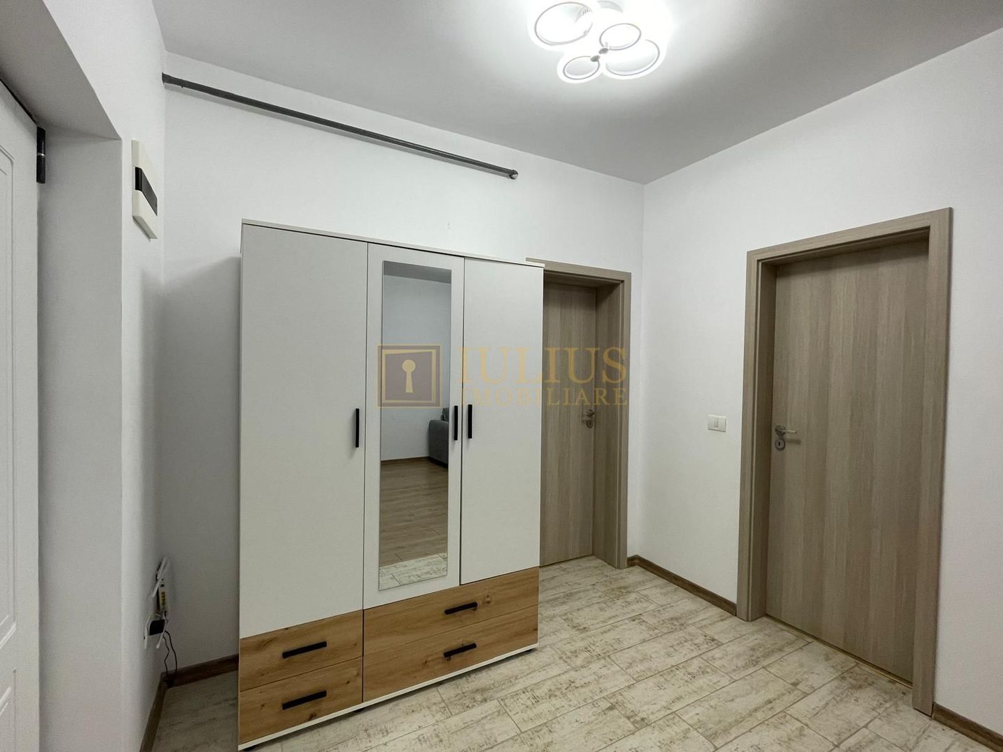 Apartament cu o camera, luminos, in Giroc - Poză 4