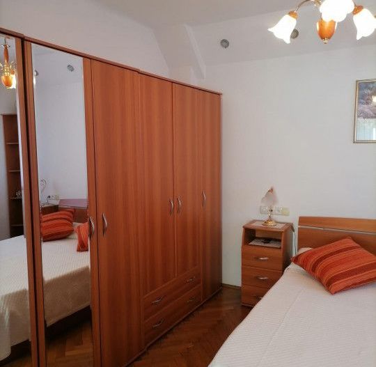 Apartament 3 camere in vila de inchiriat, central, Campina - Poză 8