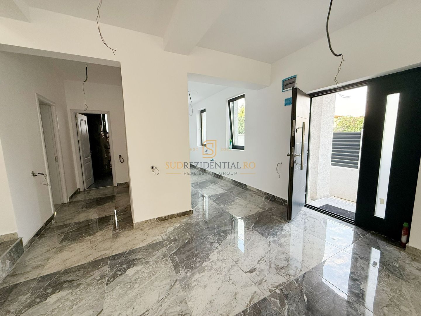 Casă spațioasă de vânzare – Sector 4, Metrou Aparatorii Patriei - Poză 7