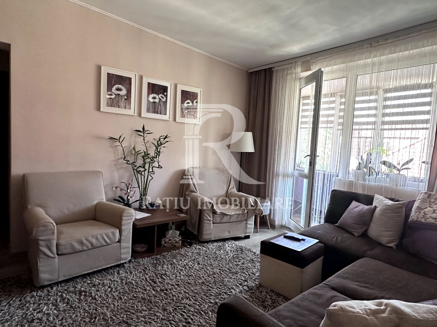 Apartament cu 3 camere | Zona Universității | Oradea - Poză 2