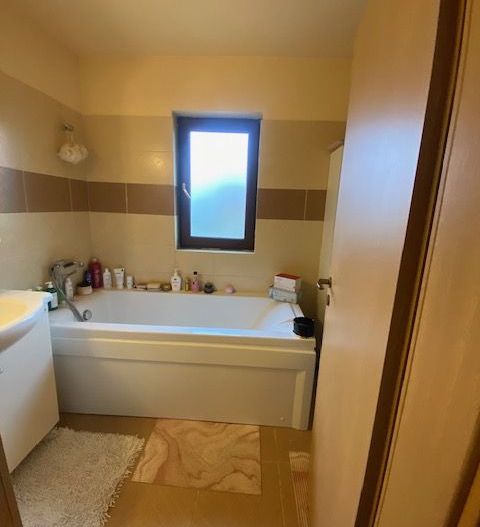 Duplex cu piscina Dumbravita Zona PADURE - Poză 9