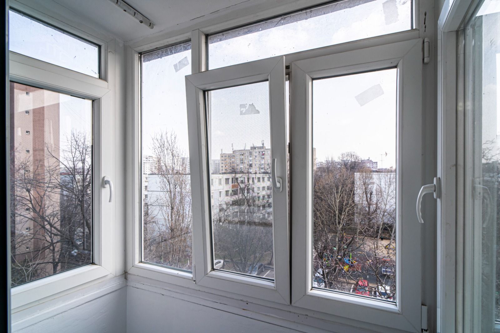 Drumul Taberei 2 camere, 38mp, decomandat, 5/10, bloc reabilitat, metrou aproape - Poză 6