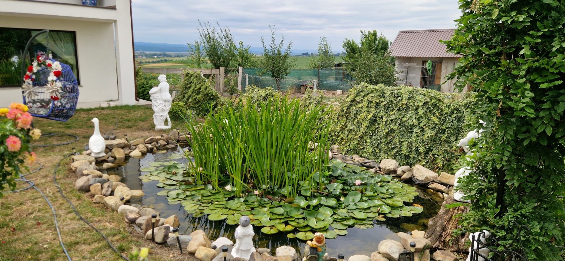 SE VINDE | Casa generoasă în Camirzani | Suceava - Poză 3