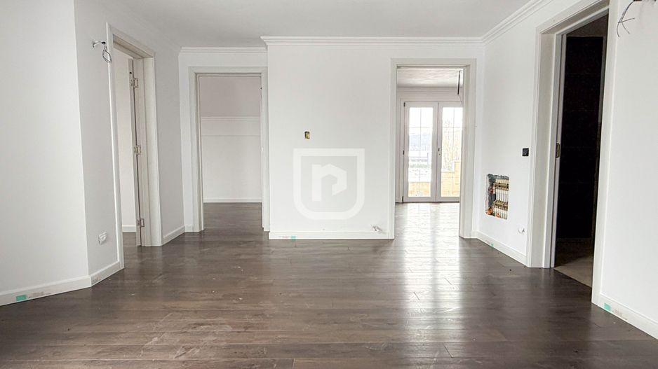 Casă S+P+E, 320 mp utili, teren 2.650 mp – zona Aurel Vlaicu, Suceava - Poză 2