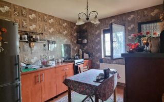 Parter cu structură pentru etaj, curte amenajată și organizare impeca - Poză 27